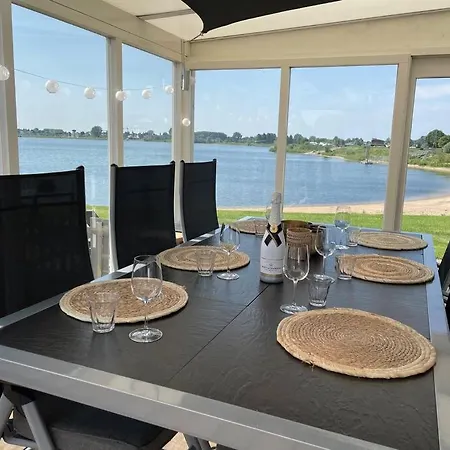 Luxe Direct Aan Het Water Met Lith