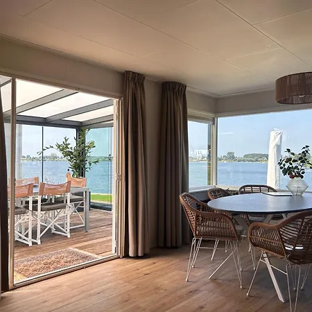 Luxe Direct Aan Het Water Met